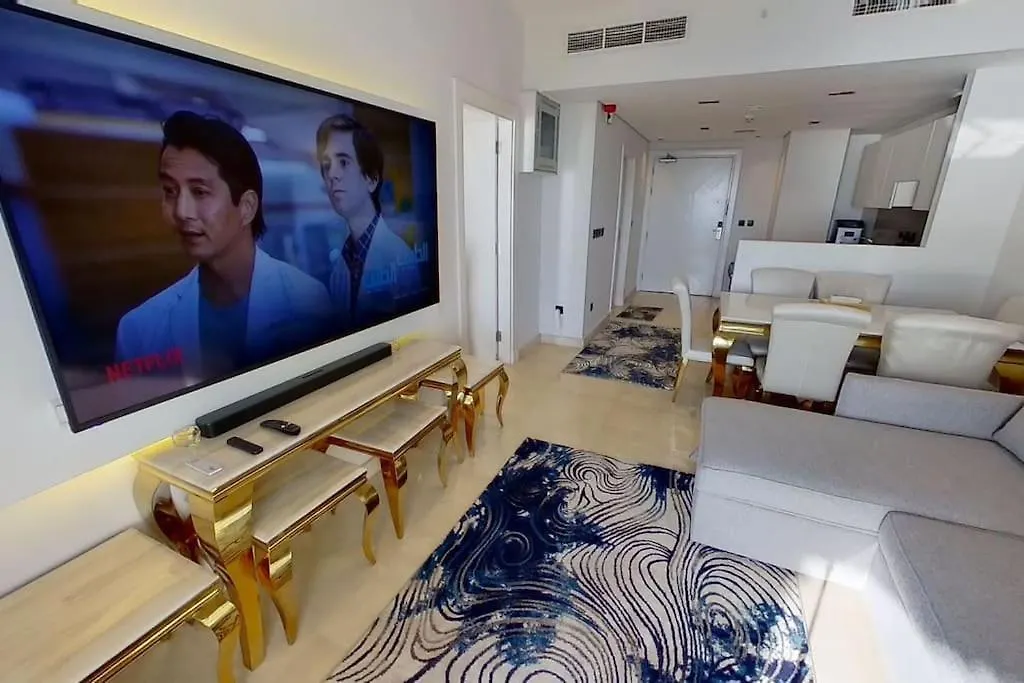 شقة في برج داماك بإطلالة بحرية ساحرة-1